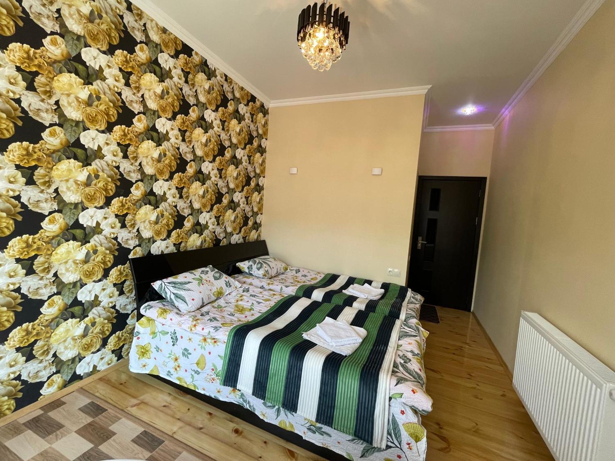 Sunny Guesthouse Kazbegi Esterno foto