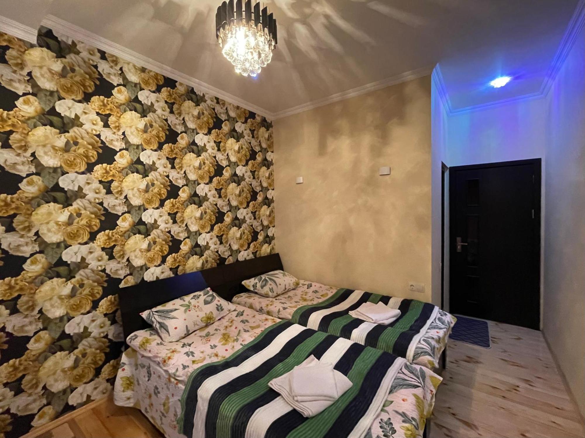 Sunny Guesthouse Kazbegi Esterno foto