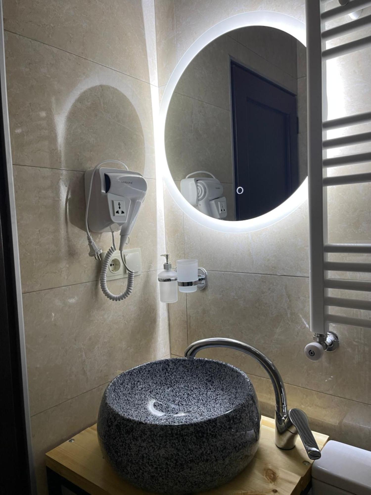 Sunny Guesthouse Kazbegi Esterno foto