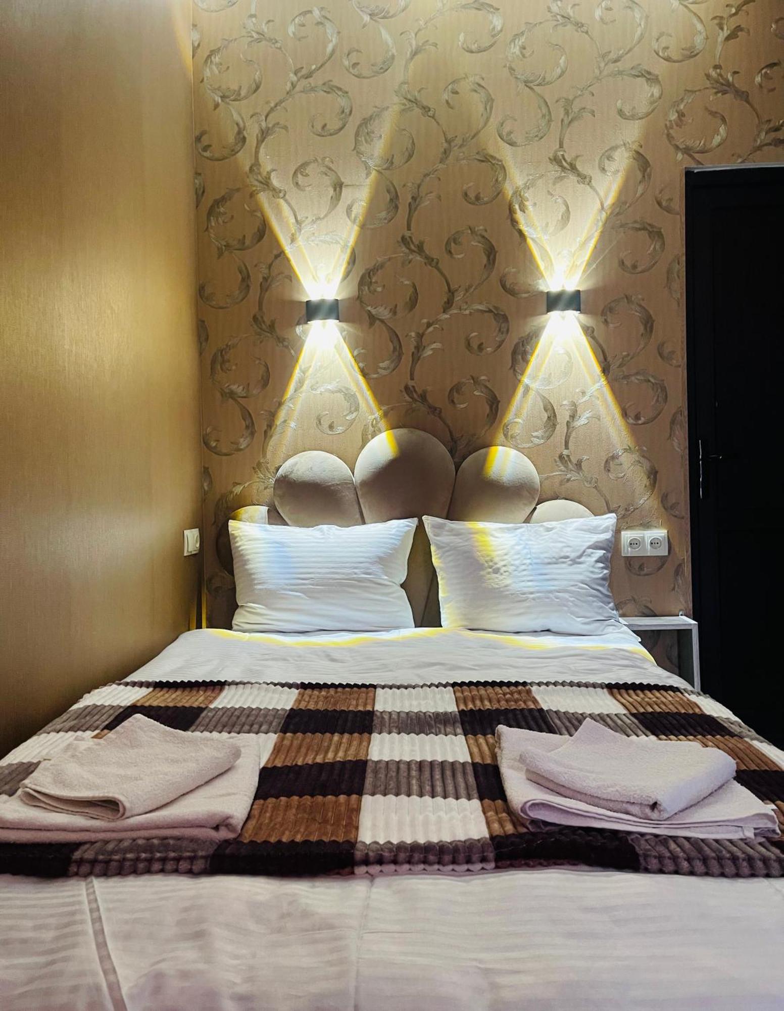Sunny Guesthouse Kazbegi Esterno foto