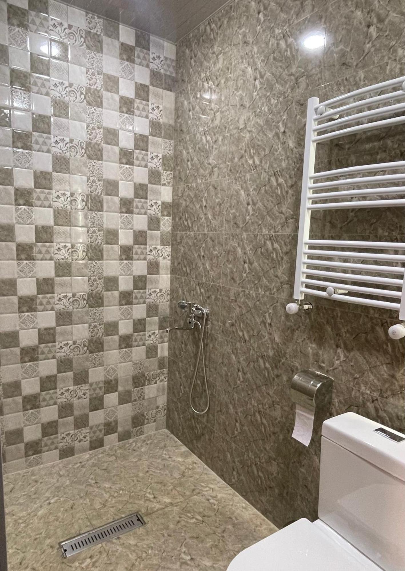 Sunny Guesthouse Kazbegi Esterno foto