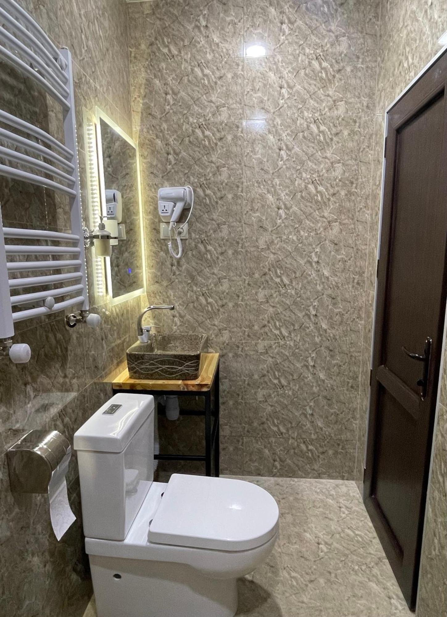 Sunny Guesthouse Kazbegi Esterno foto