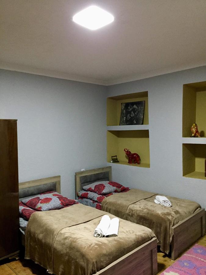 Sunny Guesthouse Kazbegi Esterno foto