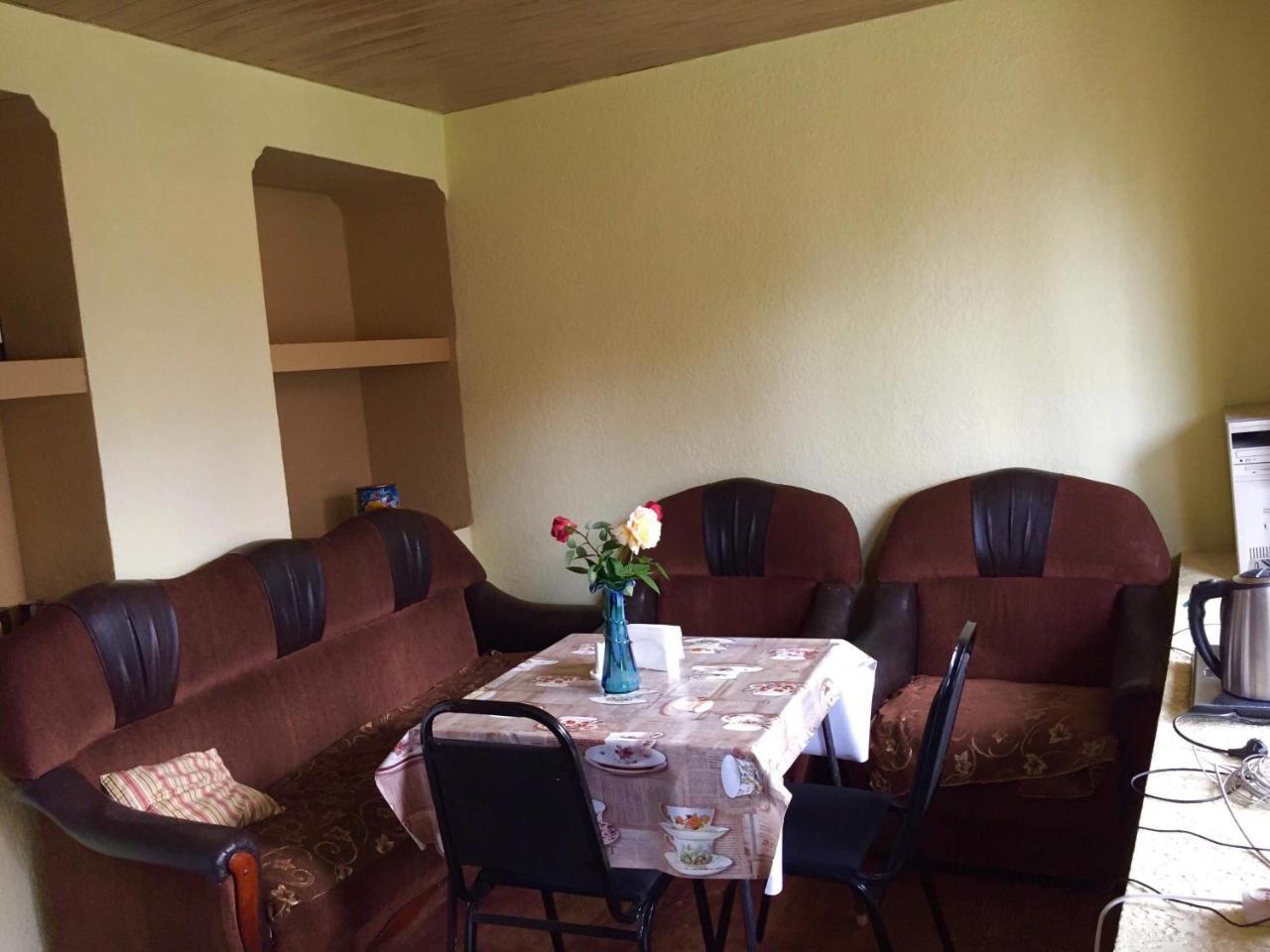 Sunny Guesthouse Kazbegi Esterno foto