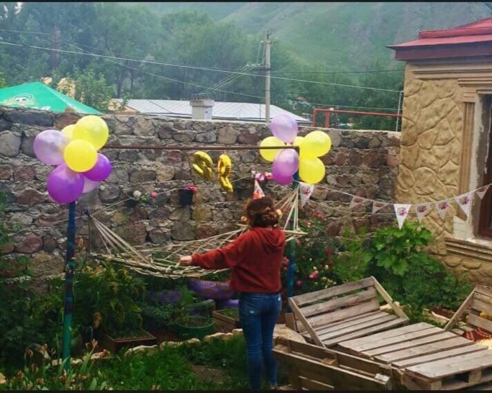 Sunny Guesthouse Kazbegi Esterno foto